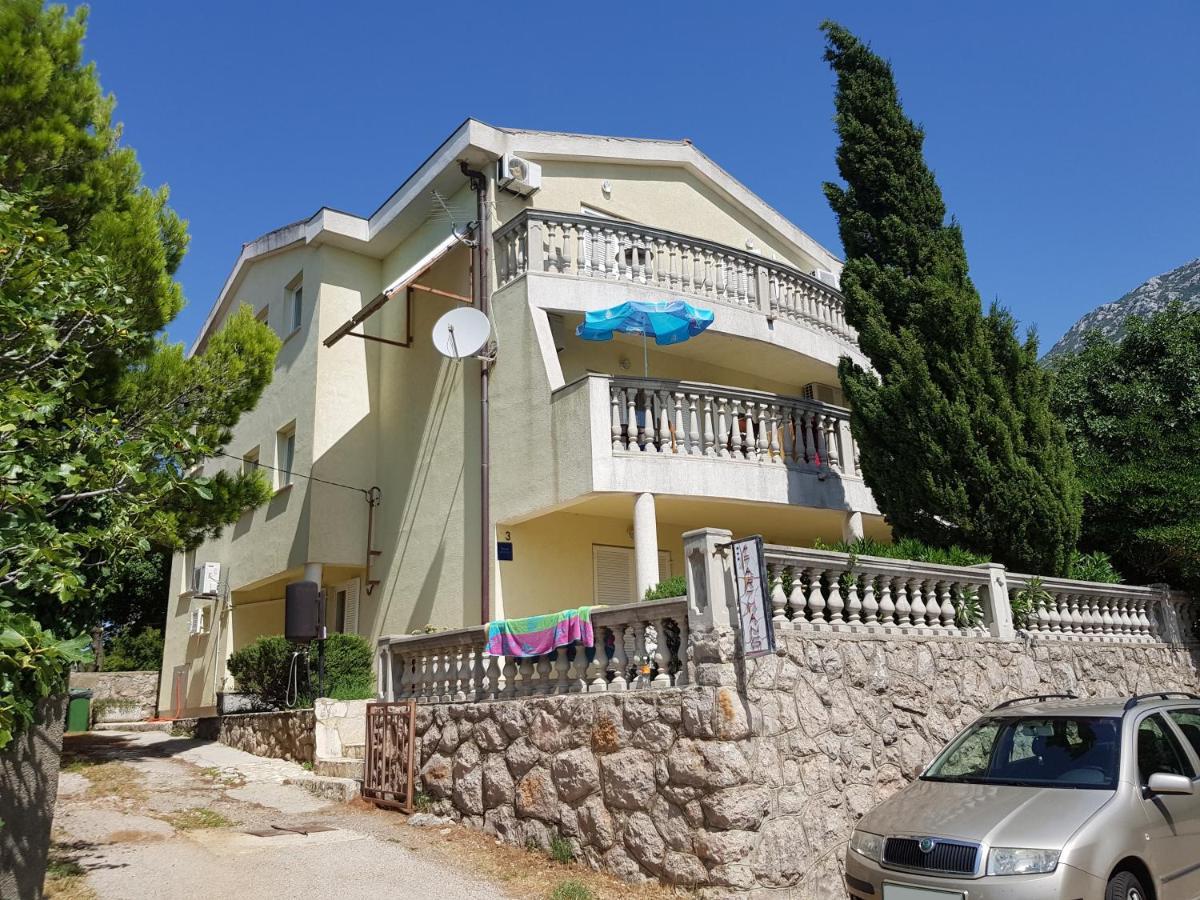 Apartments Akiki Карлобаг Экстерьер фото