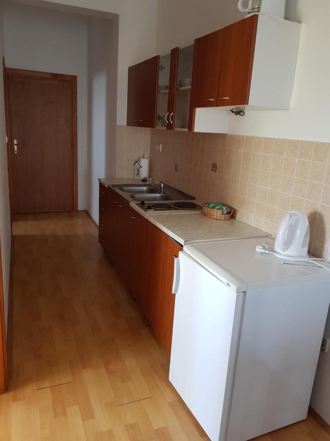 Apartments Akiki Карлобаг Экстерьер фото