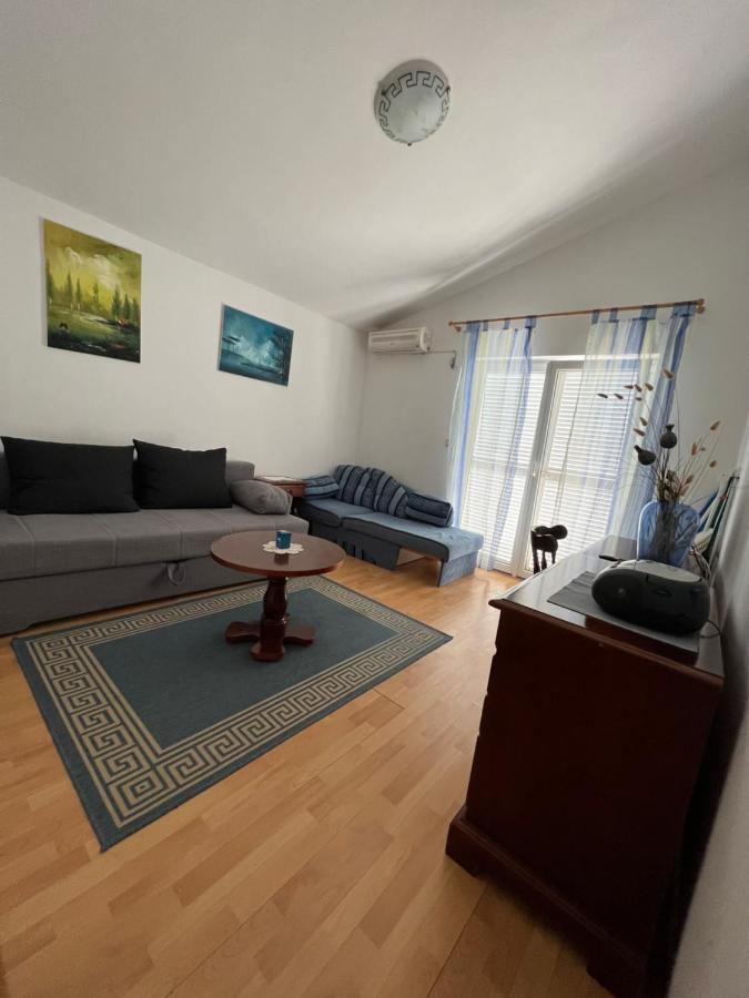 Apartments Akiki Карлобаг Экстерьер фото